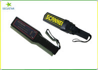 Sabuk dan aksesori pengisi daya termurah dipegang dengan detektor logam keamanan yang digunakan di tempat-tempat umum pemasok